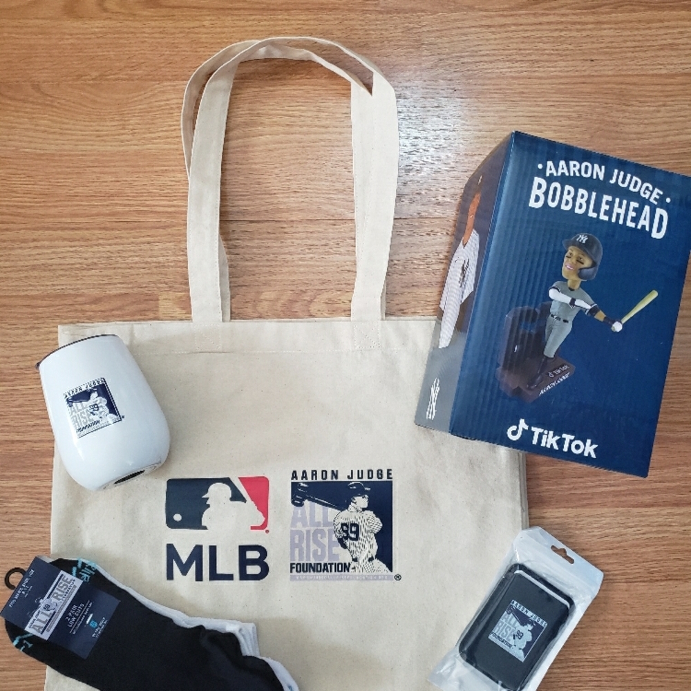 MLB Aaron Judge Bobblehead and Tote Set